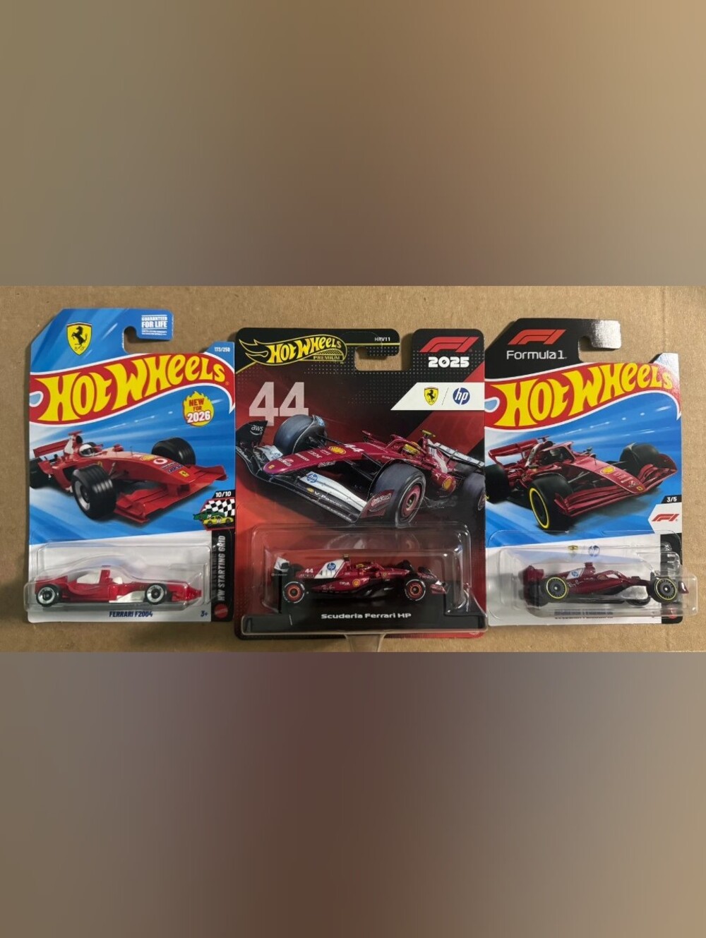 HW Premium Scuderia Ferrari HP & 2 Mainline Ferrari F1 Vehicles - Lot Of 3 Cars